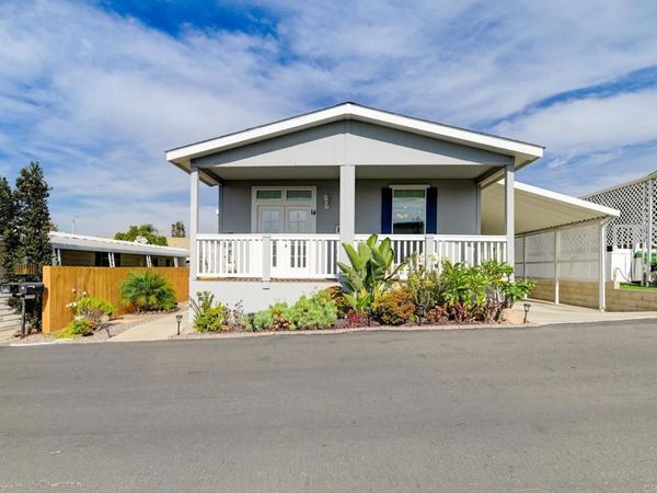 718 Sycamore Avenue , Vista, CA 92083