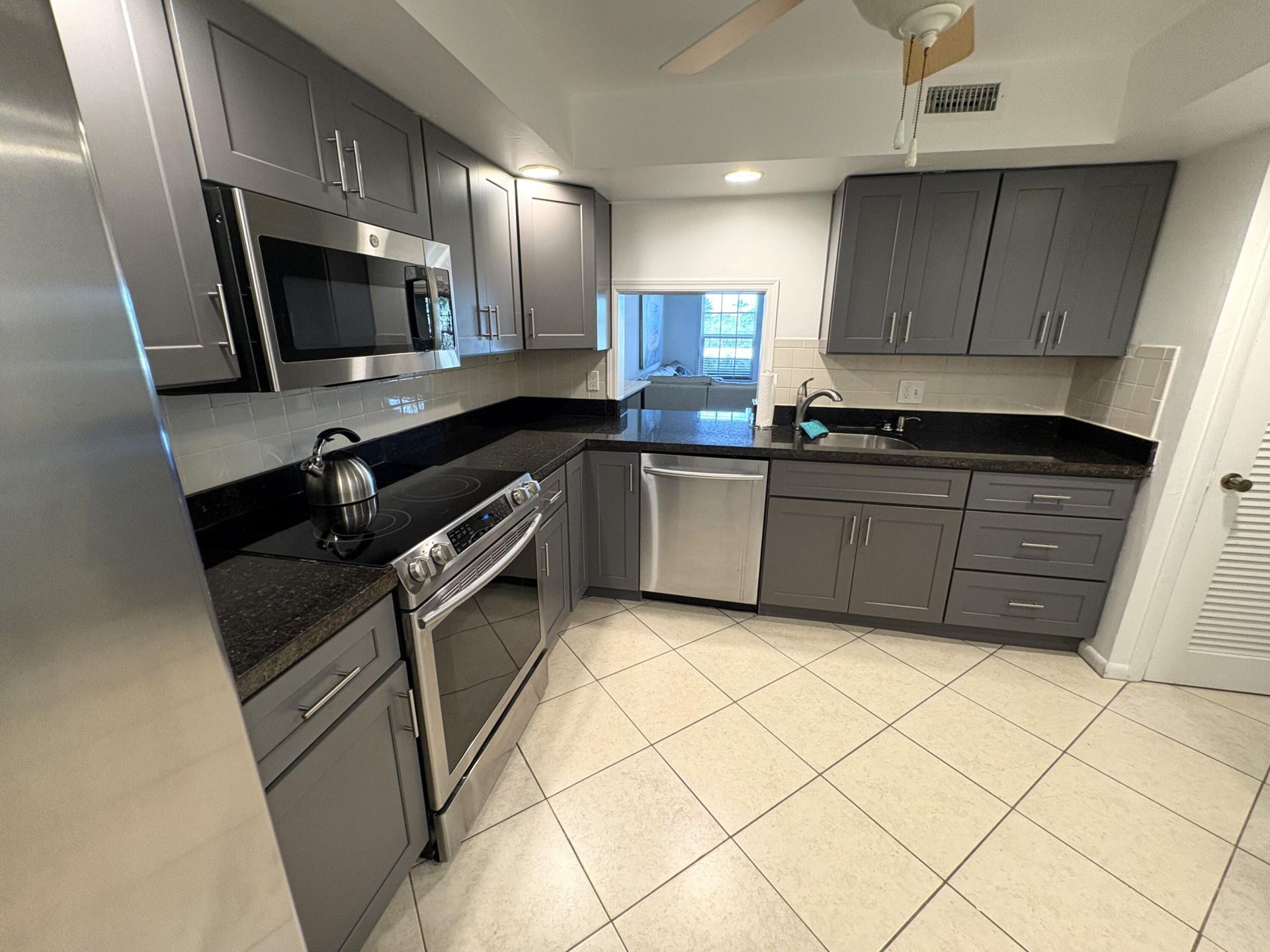 640 Tennis Club Drive, Unit 311, Fort Lauderdale, FL 33311 Photo