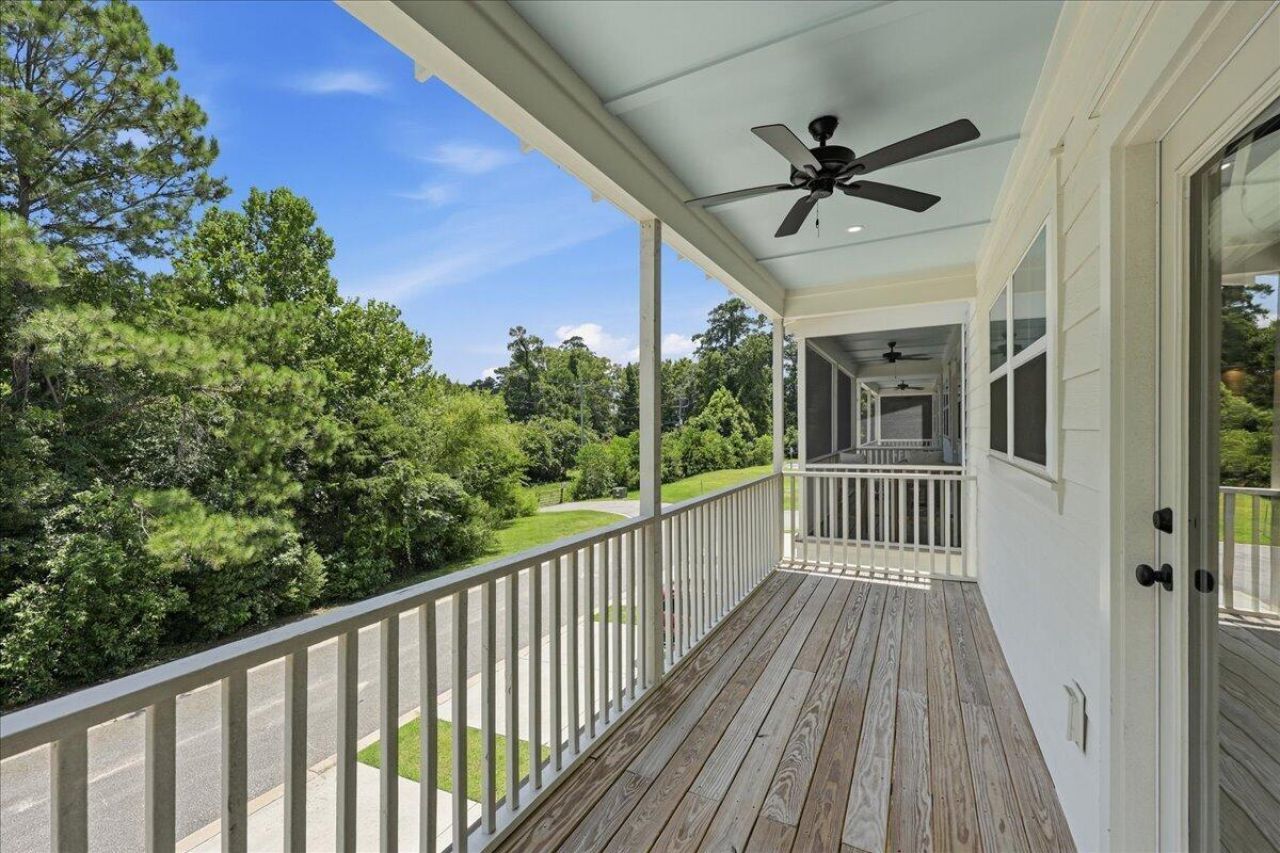 639 N Laurel Street Photo 30