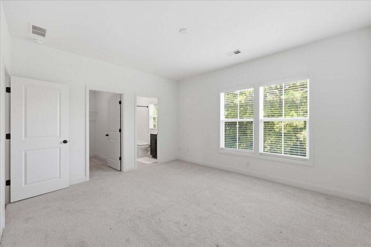 639 N Laurel Street Photo 42