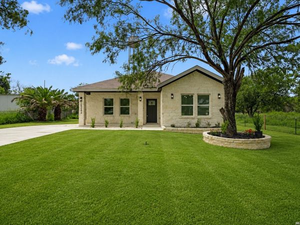 15242 Oak St, Lytle, TX 78052
