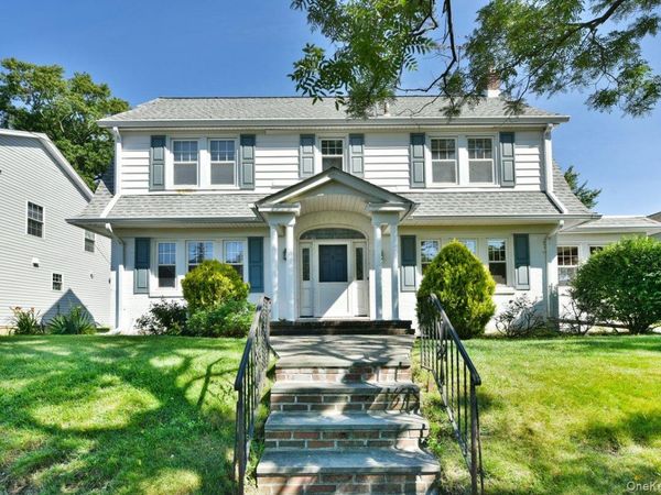 182 Ferncroft Road, Mineola, NY 11501