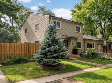 1539 Greenwood Court N, Eagan, MN 55122