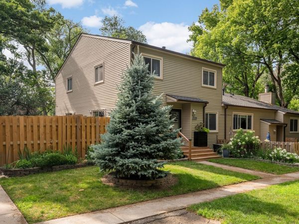 1539 Greenwood Court N, Eagan, MN 55122