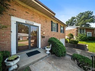 10300 Parkman Drive Saint Louis, MO 63123