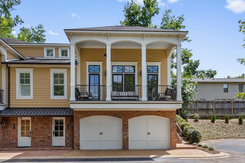 421 N 11th St #104 Oxford, MS 38655