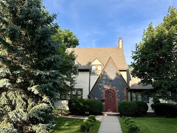 1220 N Lincoln Street, Aberdeen, SD 57401