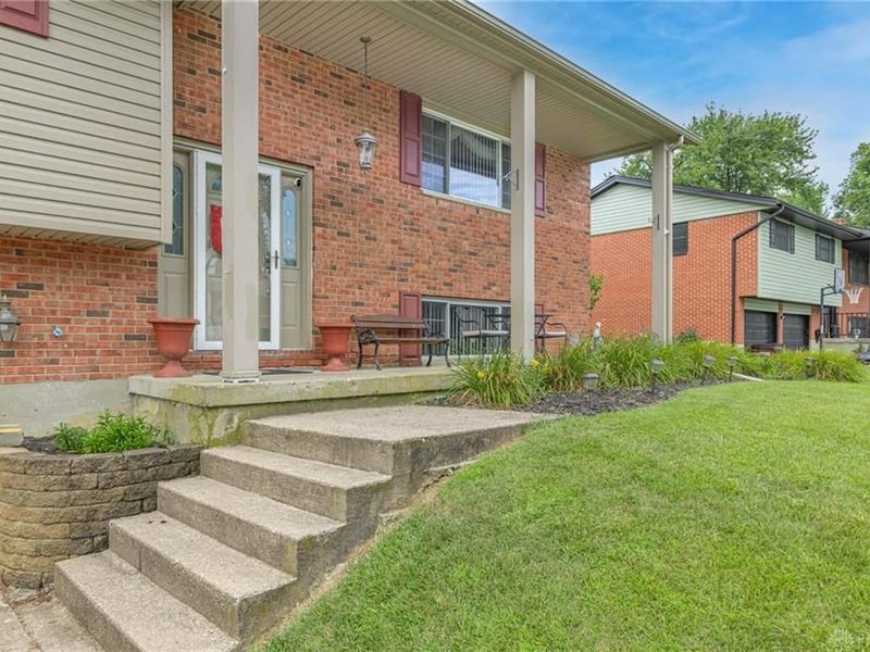 124 Sue Drive, Germantown, OH 45327 Photo 2