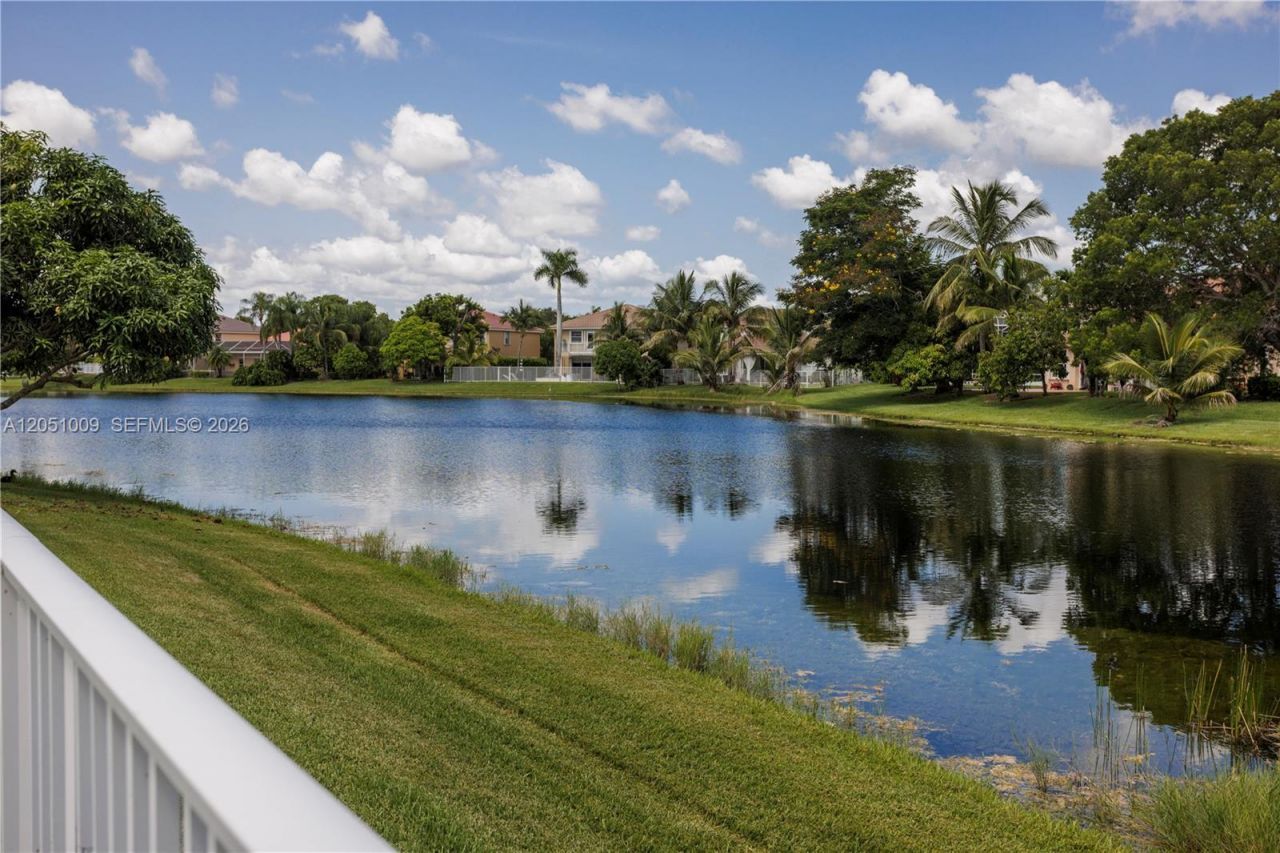 4303 Diamond Row , Weston, FL 33331 Photo