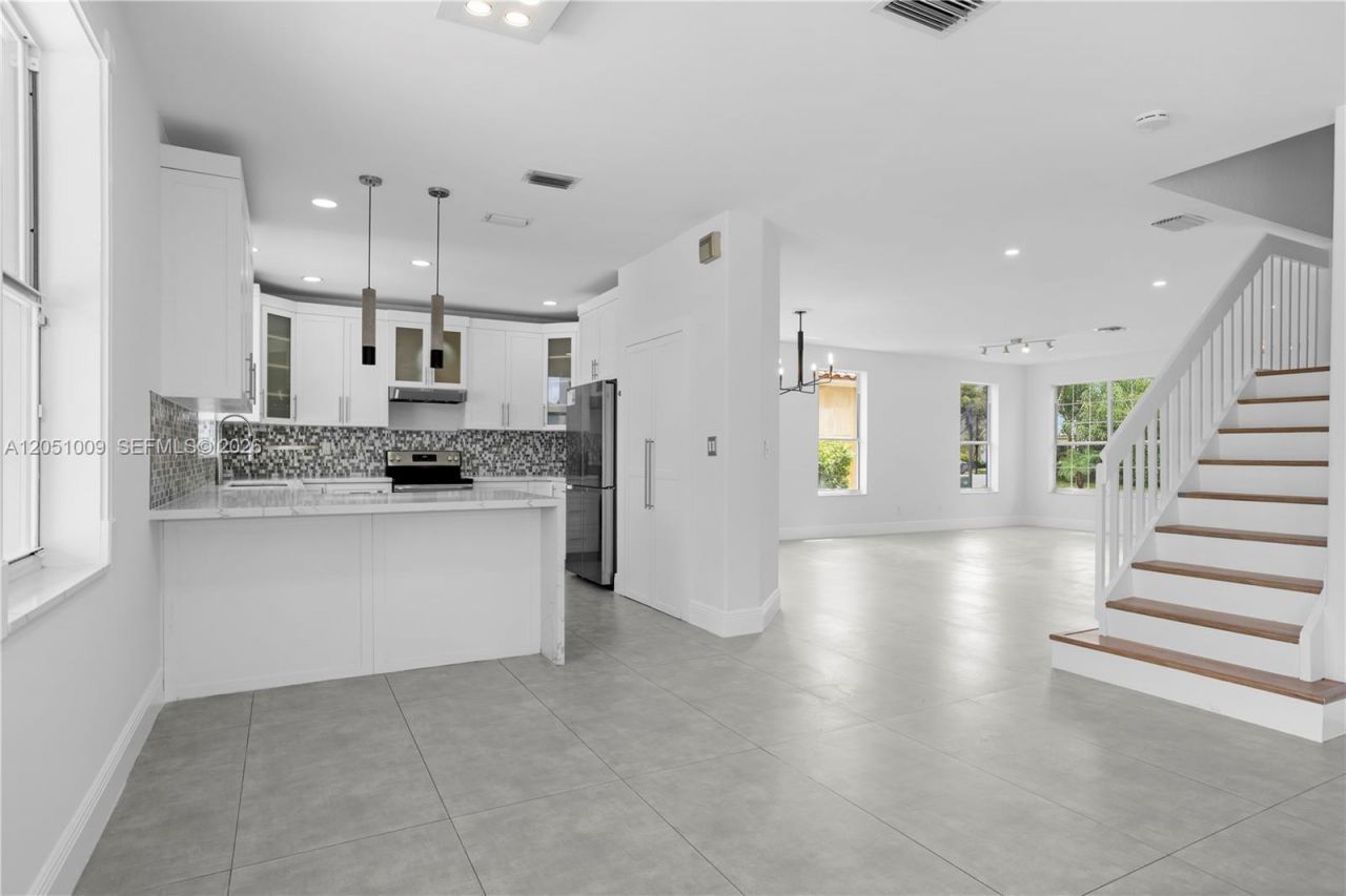 4303 Diamond Row , Weston, FL 33331 Photo
