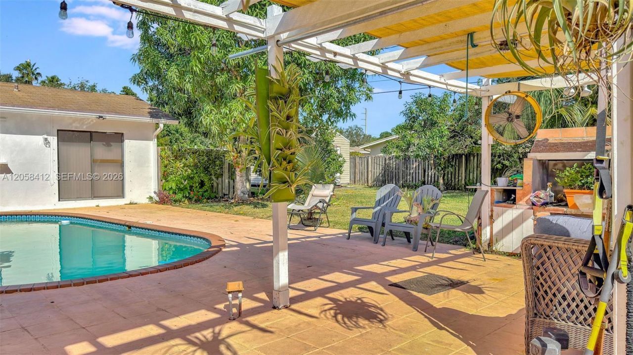 14465 SW 96th Ave , Unit --, Miami, FL 33176 Photo