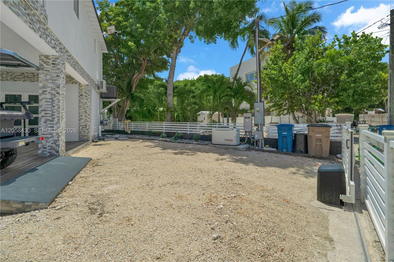 203 Pimilico Ln, Key Largo, FL 33037 Photo