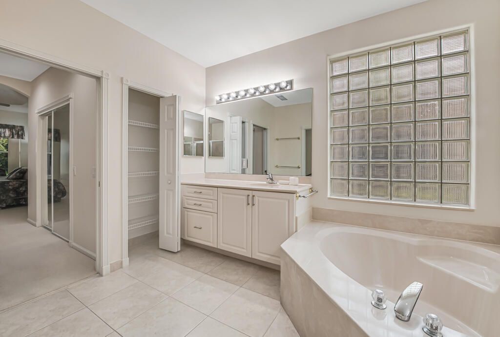 7718 Ocean Sunset Drive, Lake Worth, FL 33467 Photo