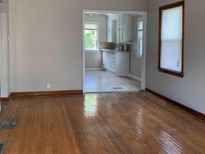 2237 Parkwood Avenue, Columbus, OH 43211 Photo 4