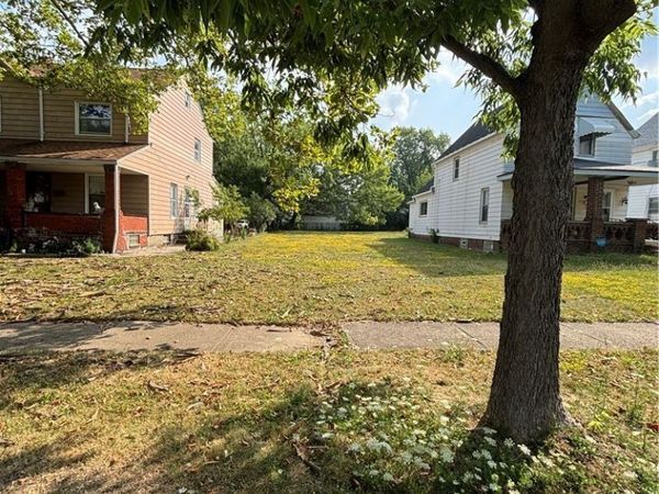 835 Whitcomb Road , Cleveland, OH 44110