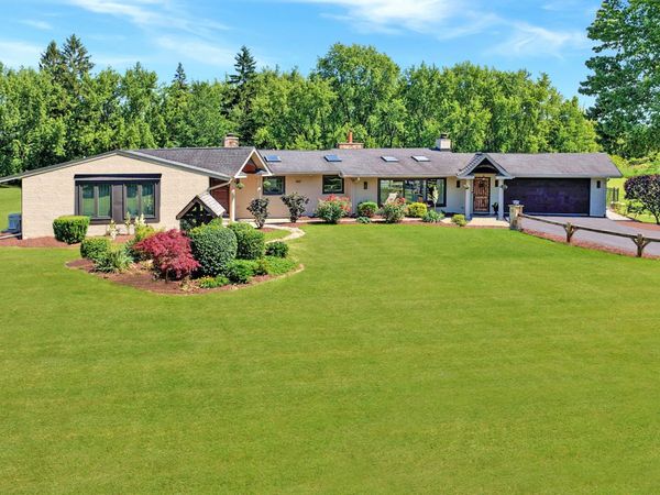 147 Old Dundee Road , Barrington Hills, IL 60010