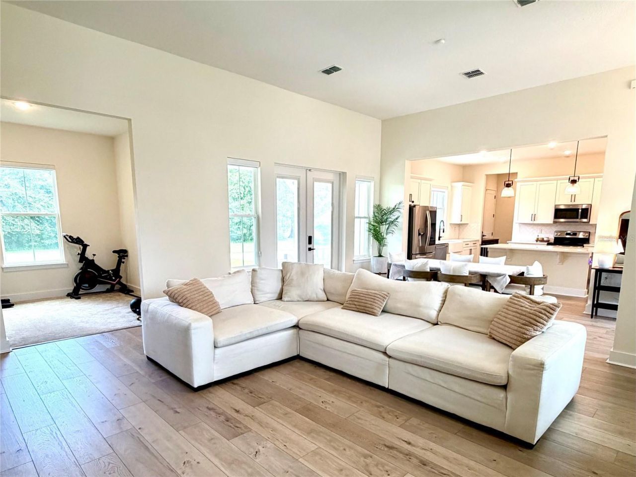 310 W Washington Avenue, Lake Helen, FL 32744 Photo