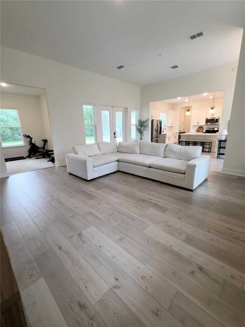 310 W Washington Avenue, Lake Helen, FL 32744 Photo