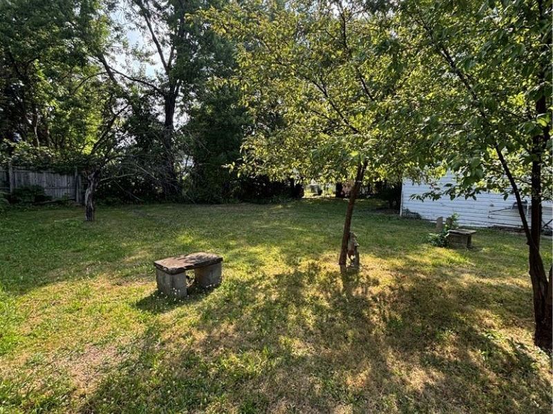 829 Whitcomb Road, Cleveland, OH 44110 Photo 11