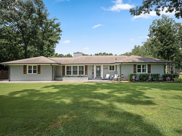 805 Forrest Dr , Tullahoma, TN 37388