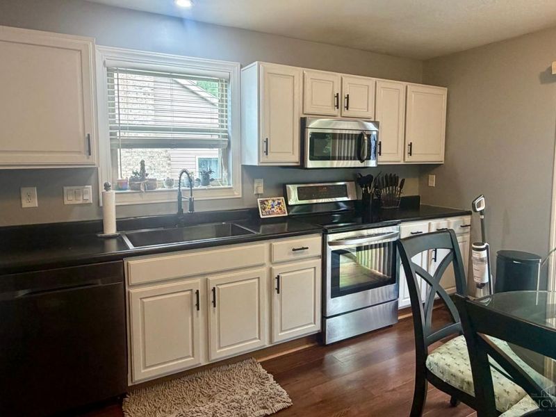110 Waterstone Drive, Franklin, OH 45005 Photo 7