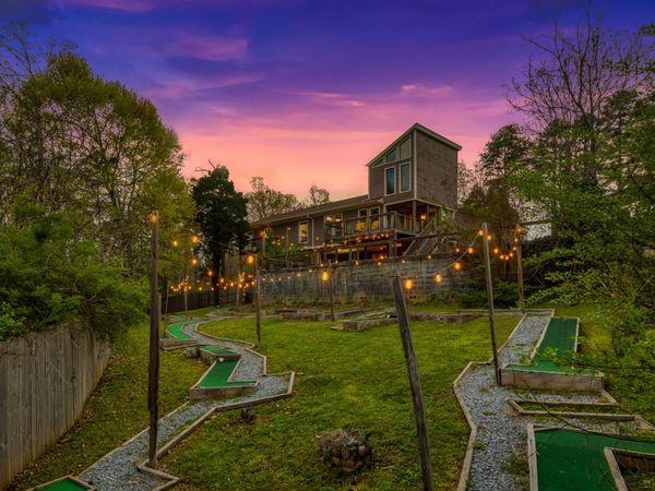 812 Starlight Ln , Kodak, TN 37764