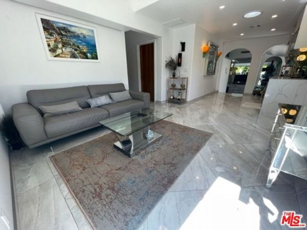 425 Sunridge Street , Playa Del Rey, CA 90293