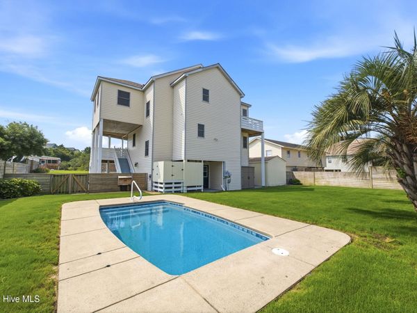 412 W Barracuda Drive, Nags Head, NC 27959