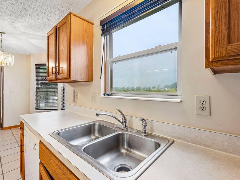 7346 Oliver Winchester Drive, Canal Winchester, OH 43110 Photo 10
