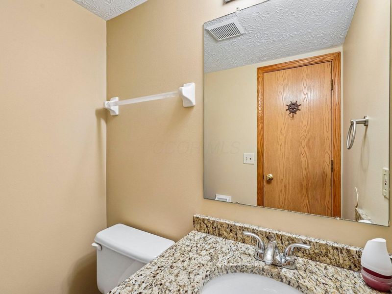 7346 Oliver Winchester Drive, Canal Winchester, OH 43110 Photo 17