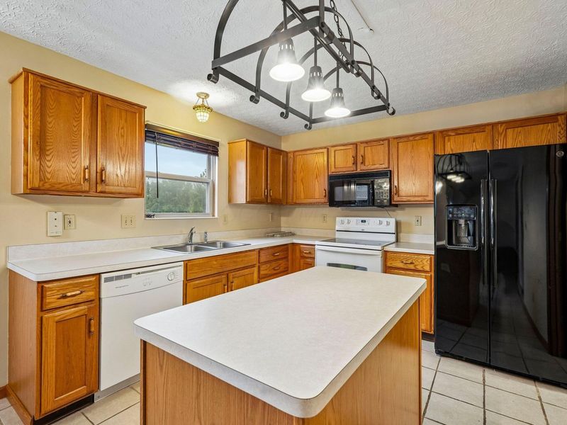 7346 Oliver Winchester Drive, Canal Winchester, OH 43110 Photo 6