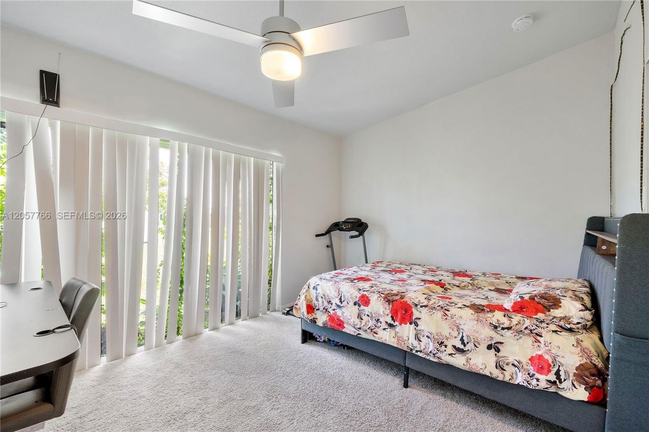 5550 S Lakewood Cir S #b , Margate, FL 33063 Photo