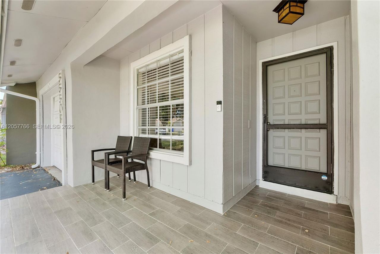 5550 S Lakewood Cir S #b , Margate, FL 33063 Photo