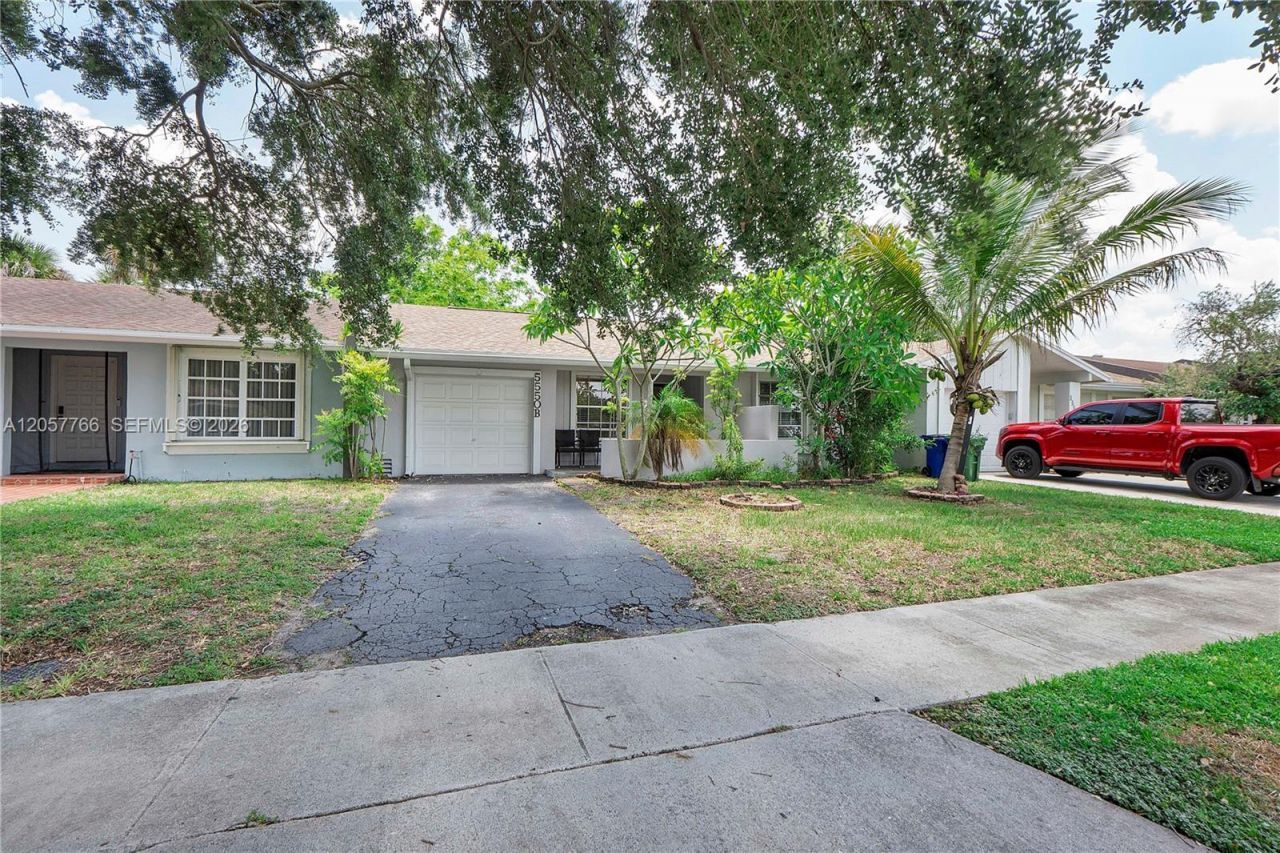 5550 S Lakewood Cir S #b , Margate, FL 33063 Photo