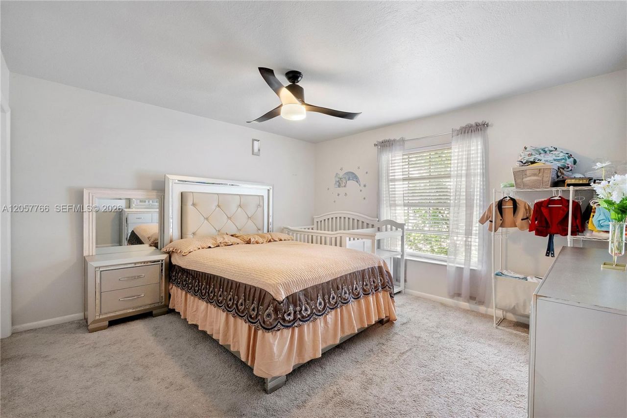 5550 S Lakewood Cir S #b , Margate, FL 33063 Photo