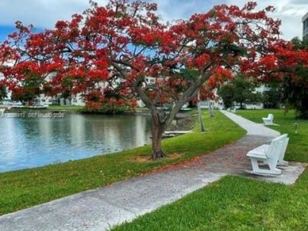2855 Leonard Dr , Unit H511, Aventura, FL 33160