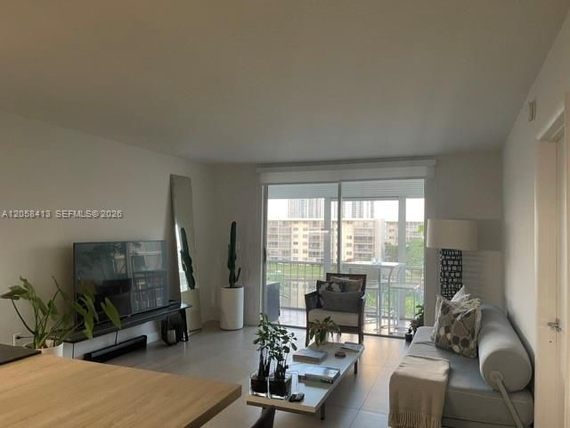 2855 Leonard Dr , Unit H511, Aventura, FL 33160 Photo
