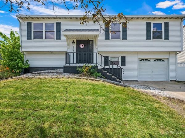 20558 S Graceland Lane , Frankfort, IL 60423