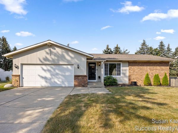 4437 Forest Park Drive SW, Wyoming, MI 49519