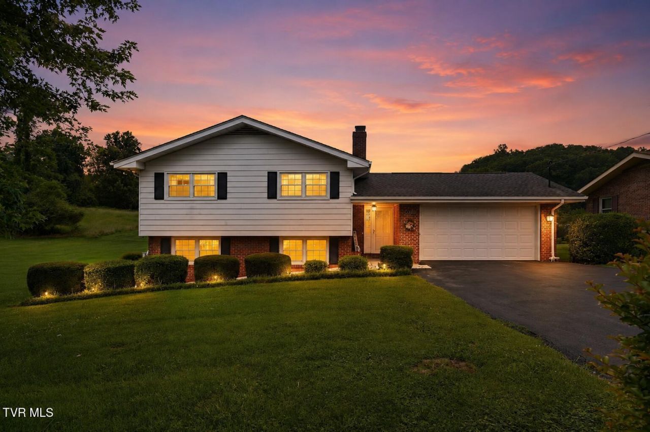 23261 Edgewood Drive, Bristol, VA 24202 Main Photo