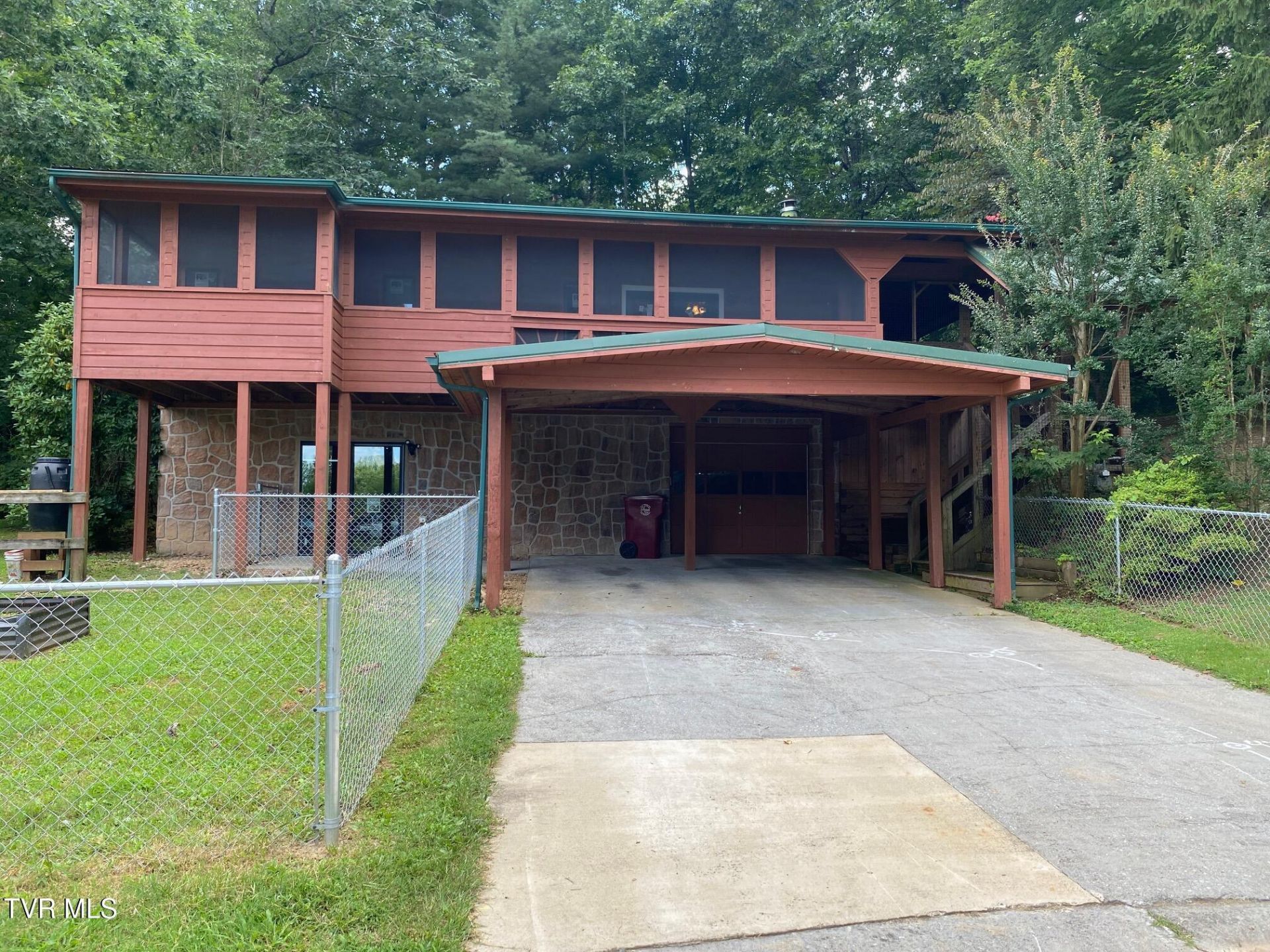 1970 Michael Drive, Johnson City, TN 37604 Main Photo