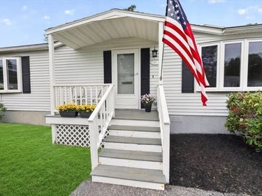 60 Leisurewoods Drive, Rockland, MA 02370