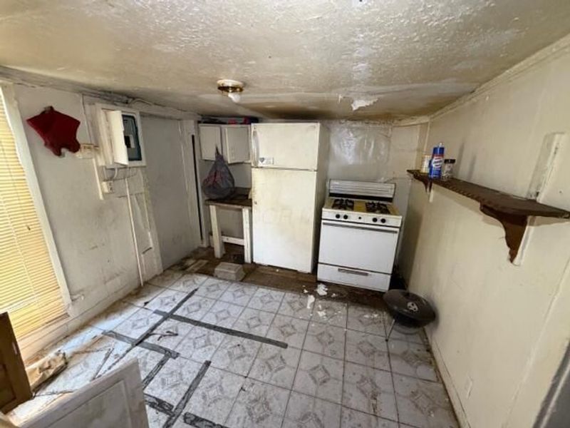 873 Bassett Avenue, Columbus, OH 43219 Photo 9