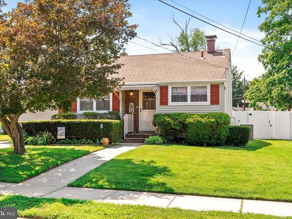 27 LAKEVIEW DRIVE, HAMILTON, NJ 08620