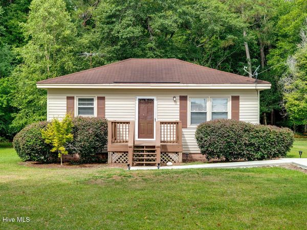 146 Chicken Neck Road, Teachey, NC 28464