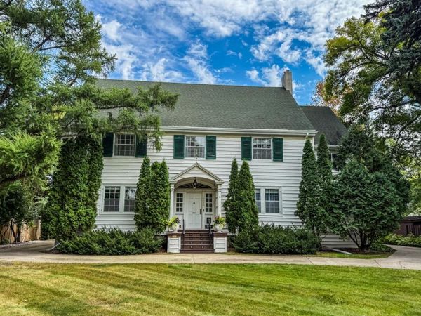 1119 Broadway N, Fargo, ND 58102