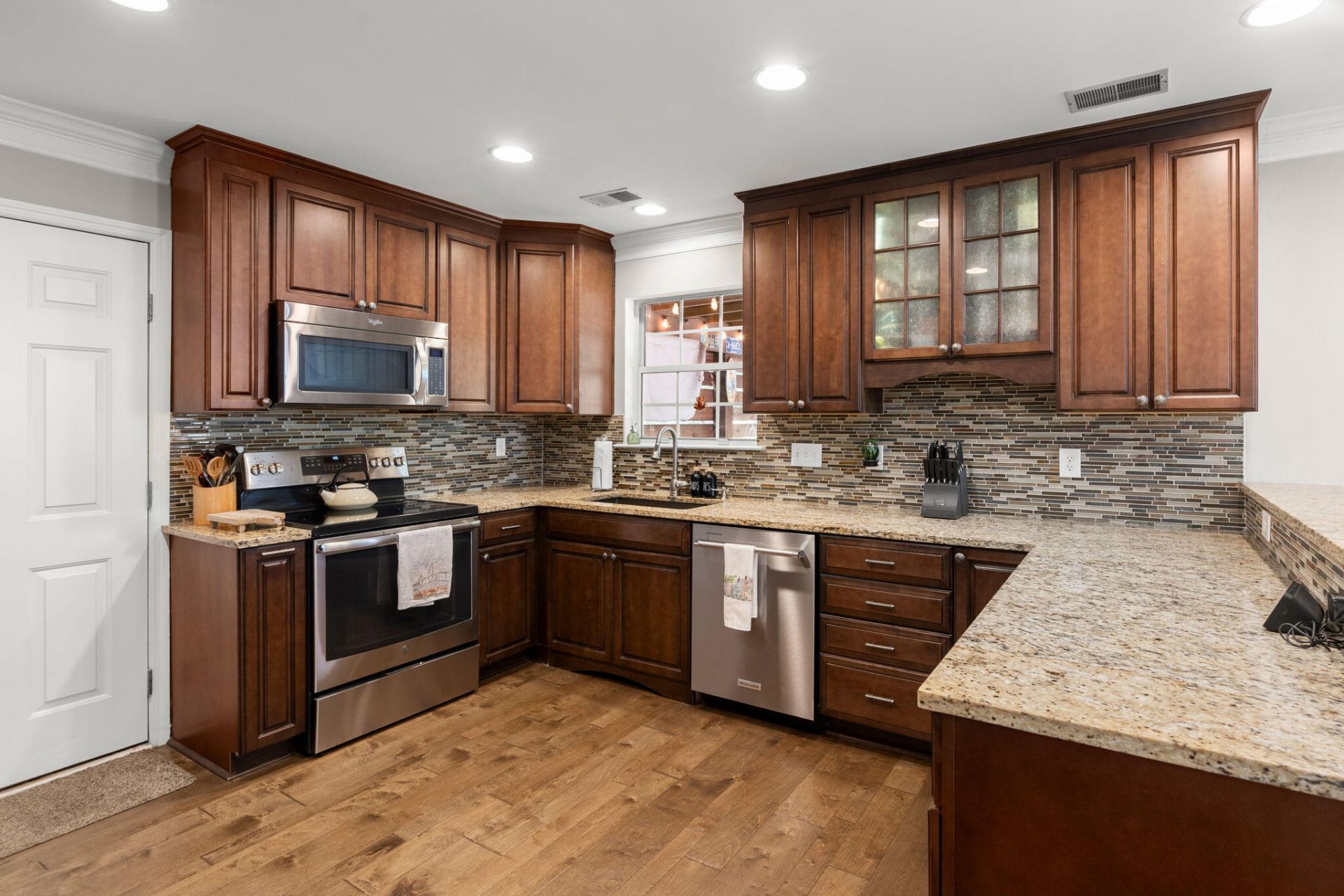 3316 Seaborn Drive Photo 10