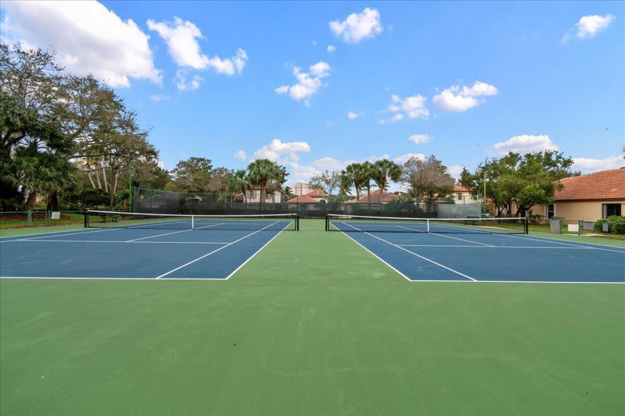 1019 Via Jardin, Riviera Beach, FL 33418 Photo
