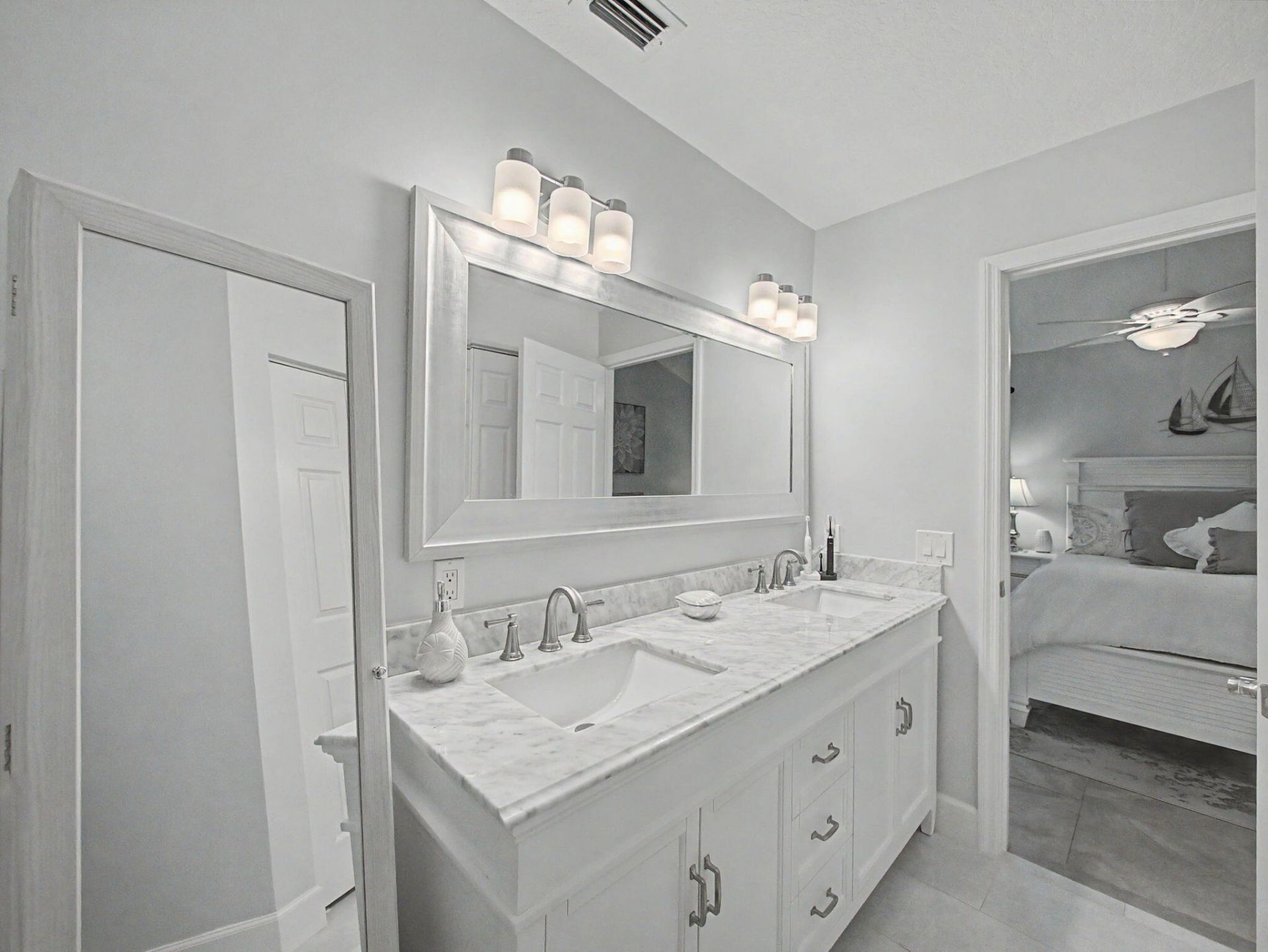1019 Via Jardin, Riviera Beach, FL 33418 Photo