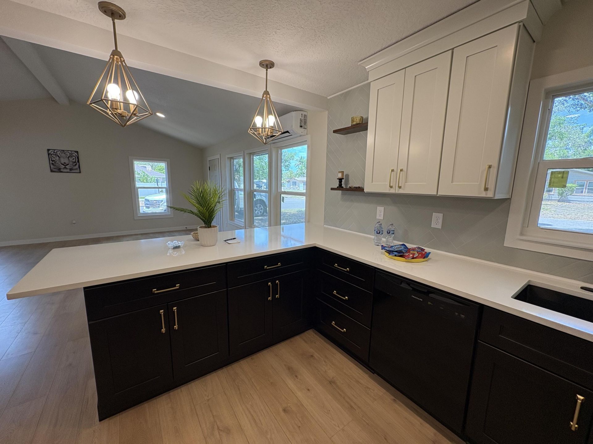 6948 Dartmouth Avenue N, Saint Petersburg, FL 33710 Photo